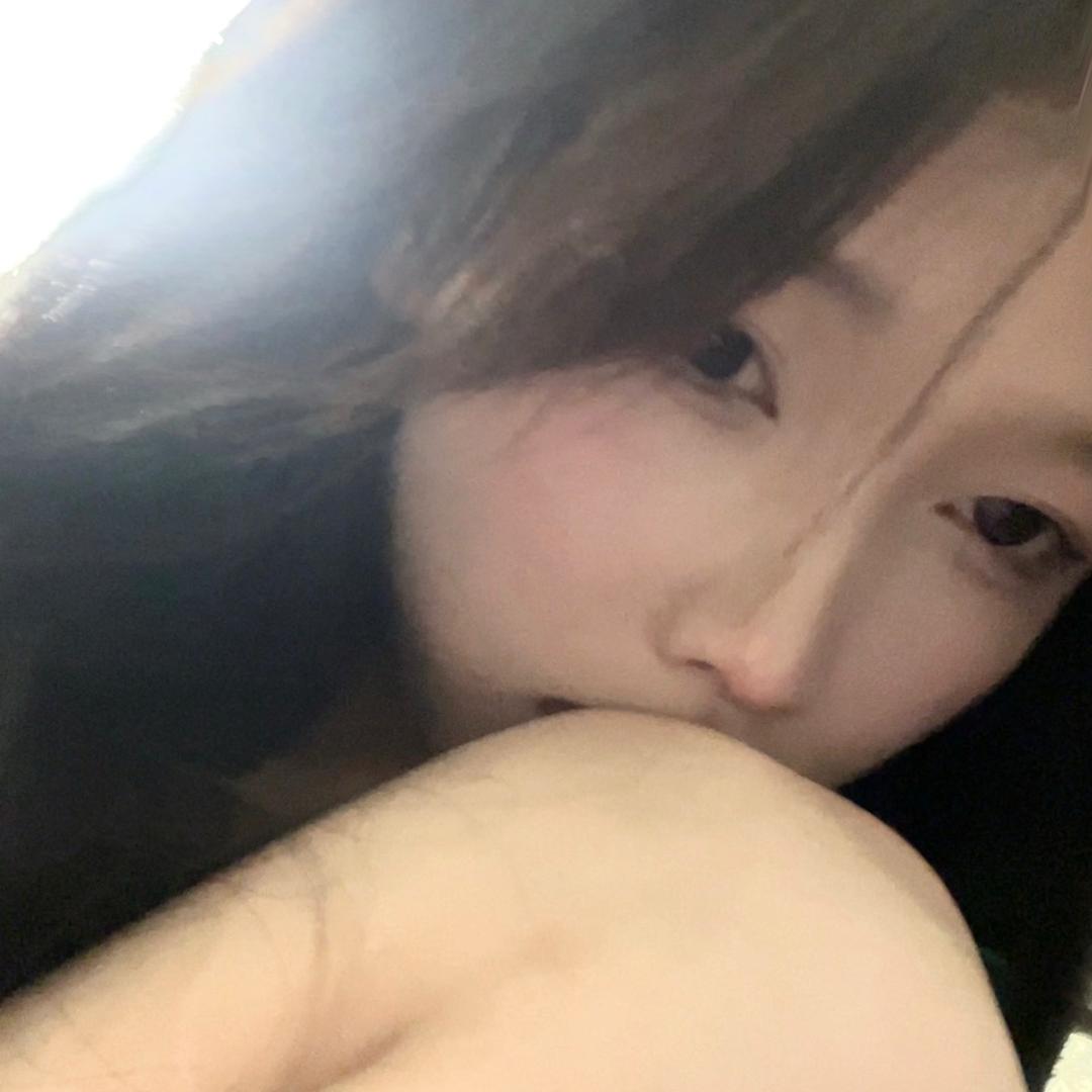 钟无艳.