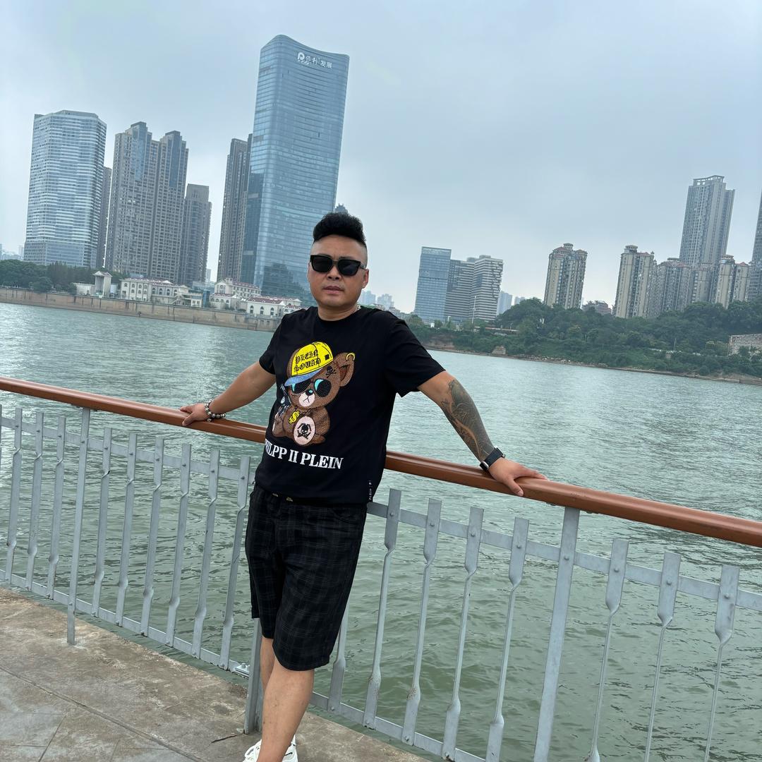 和为贵<大东北小铁锅烀饼>小路