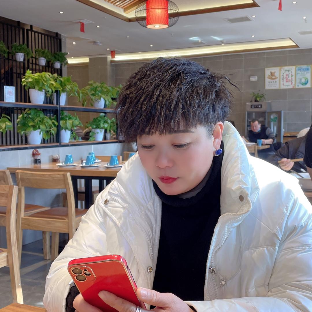 鹿邑县肥姐女装店