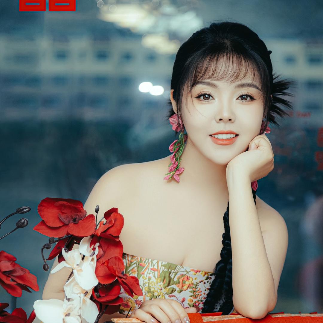 花朵朵。