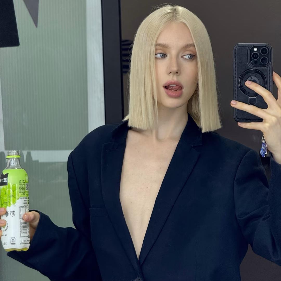 𝐀𝐲𝐆𝐕𝐙𝐚𝐋