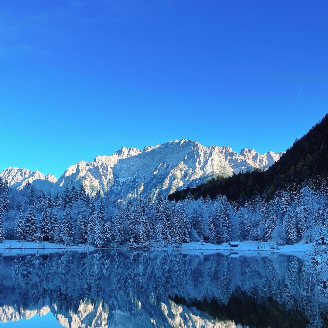 JORCIVON头跨男裤专卖店