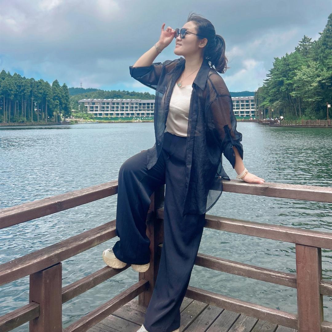 杨家小姐姐-杨莉