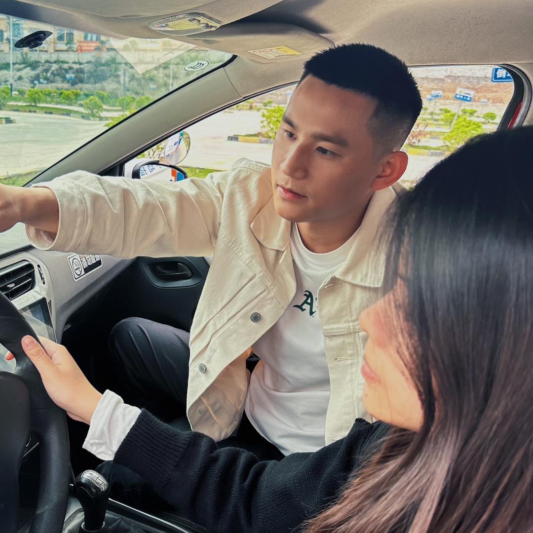 南宁学车 邓教练
