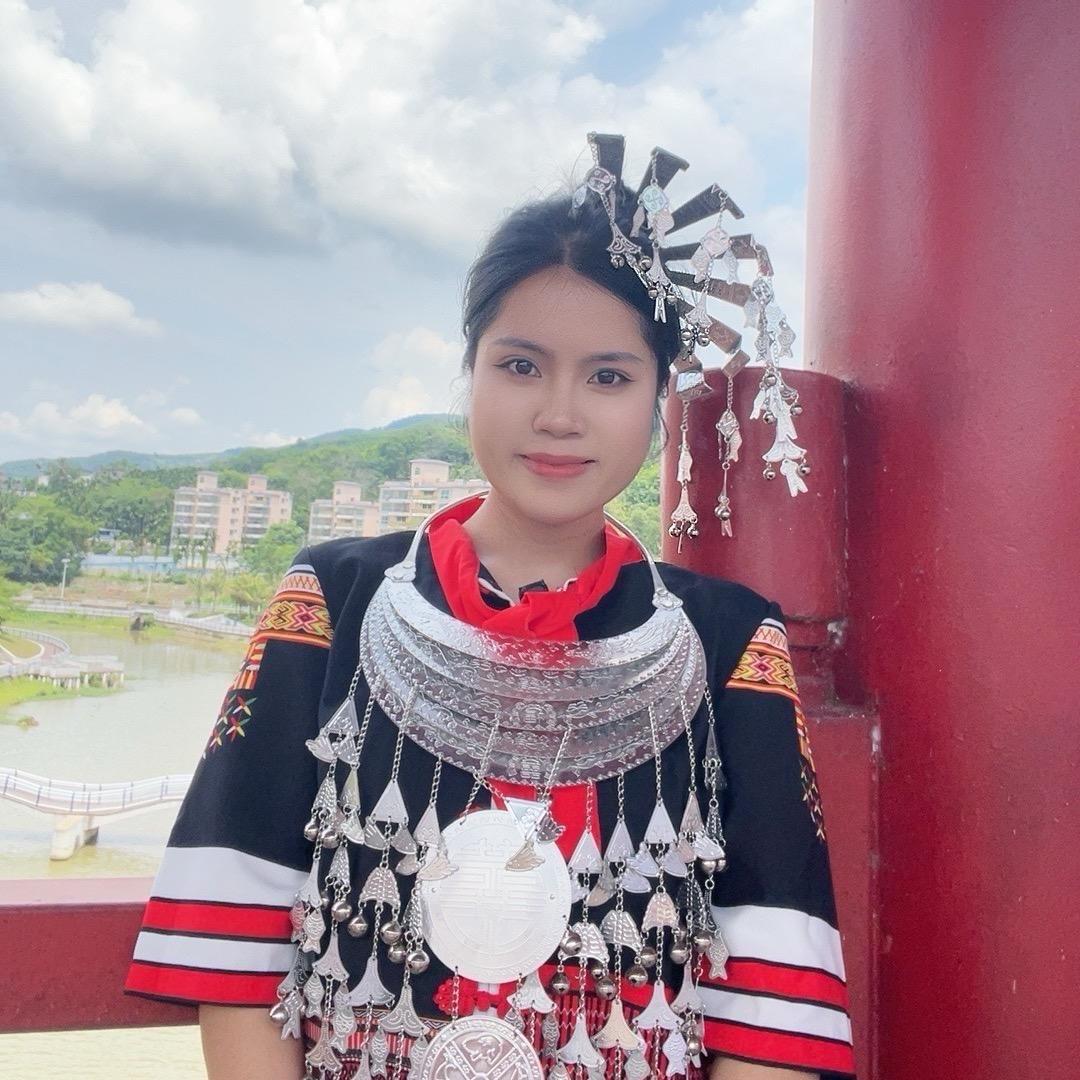 黎家小妹红降花梨公、海黄臻藏馆