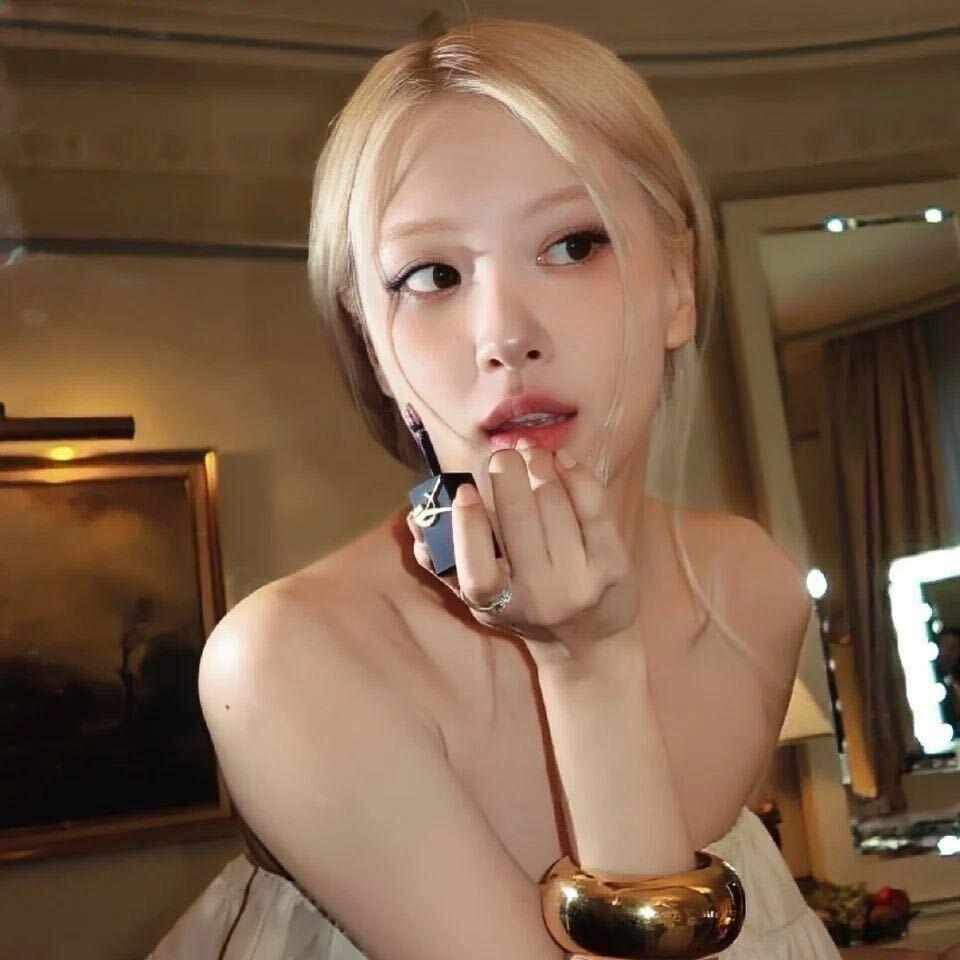 见你不用打腮红