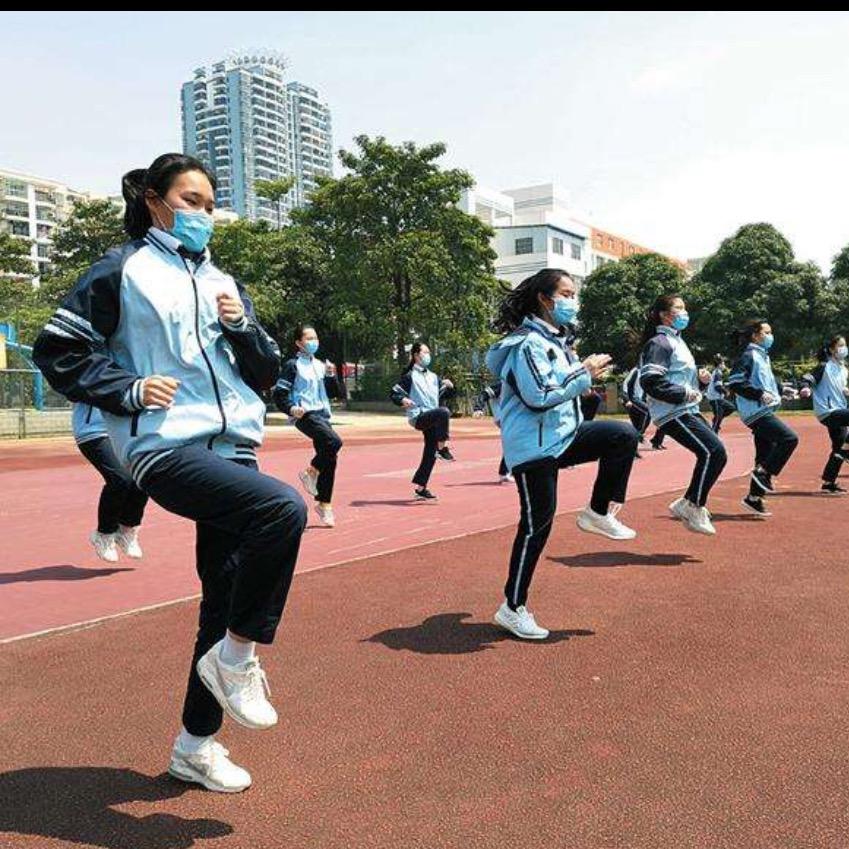 一起来上体育课