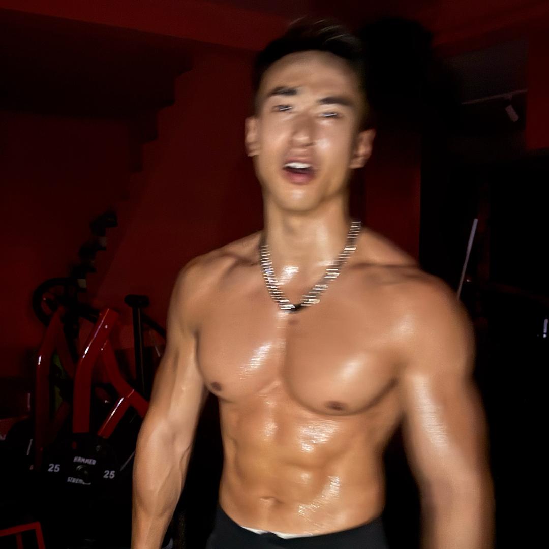 阿伟喜欢练