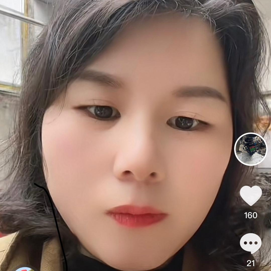 👩🏽‍🦱👩🏽‍🦱舍得