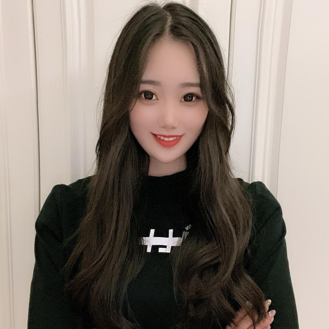 会飞的美少女