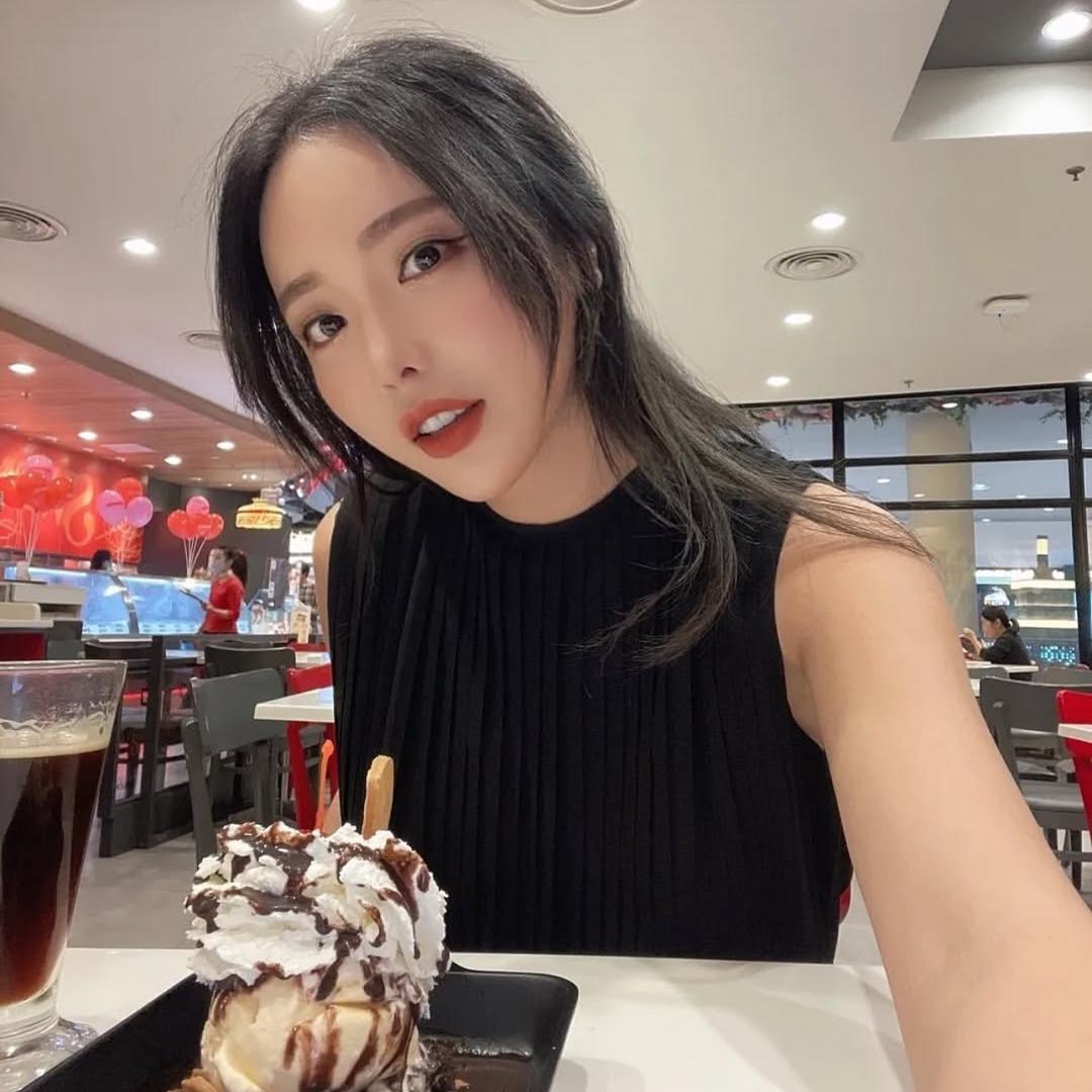 洪真英《홍진영》