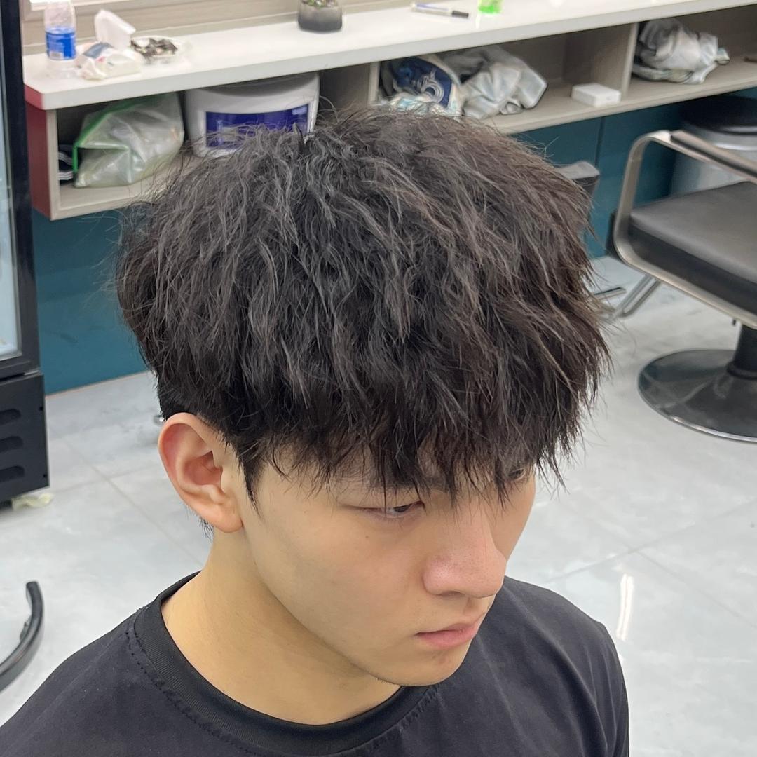 花都 国潮专业男士发型设计 阿宏