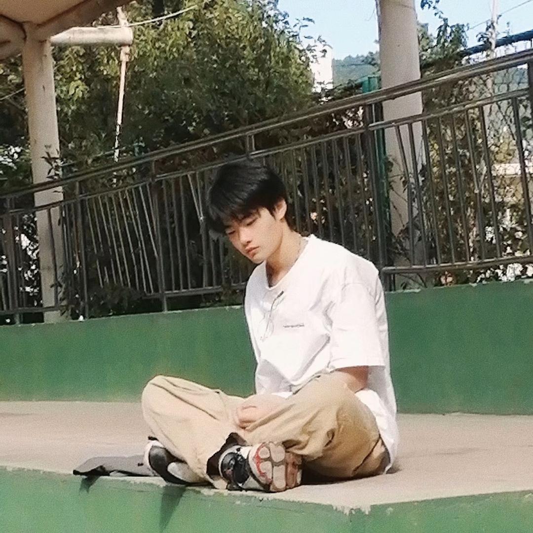 灰.