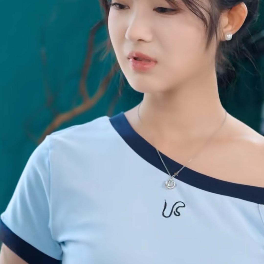 淡然一笑