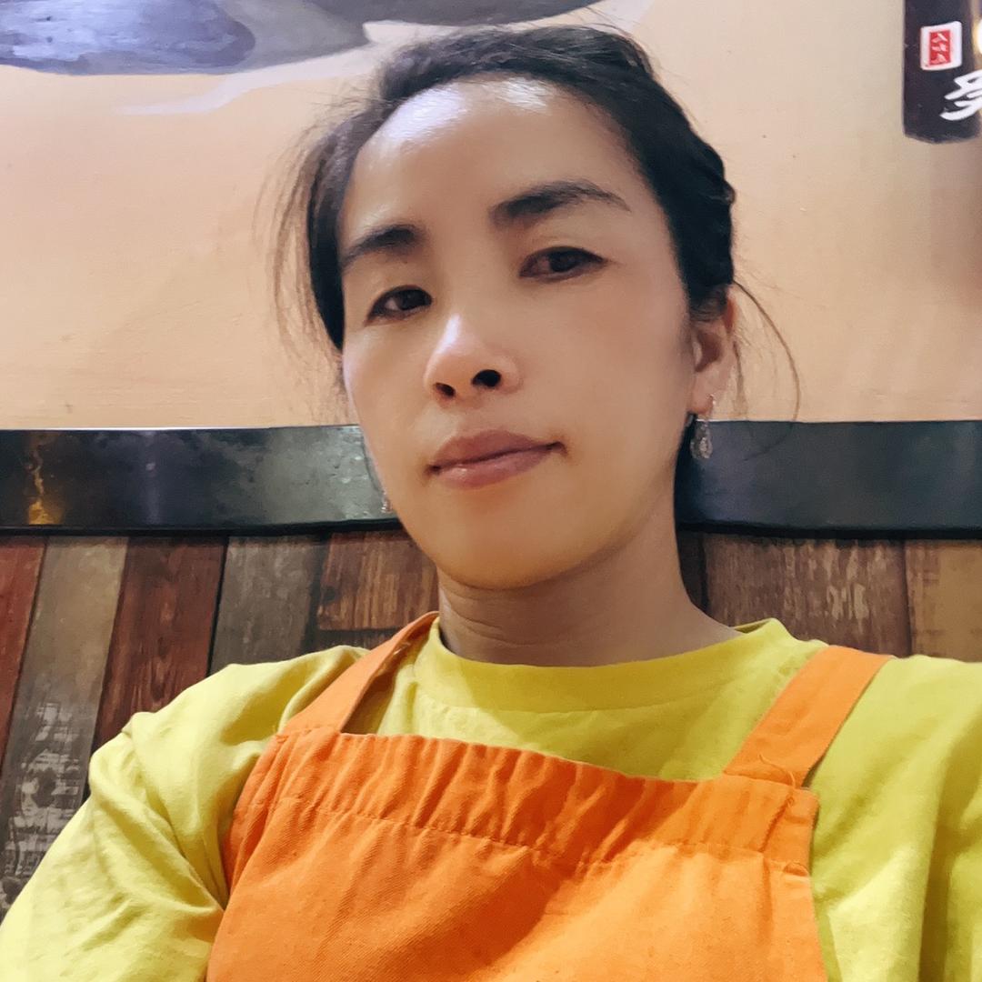 奕月
