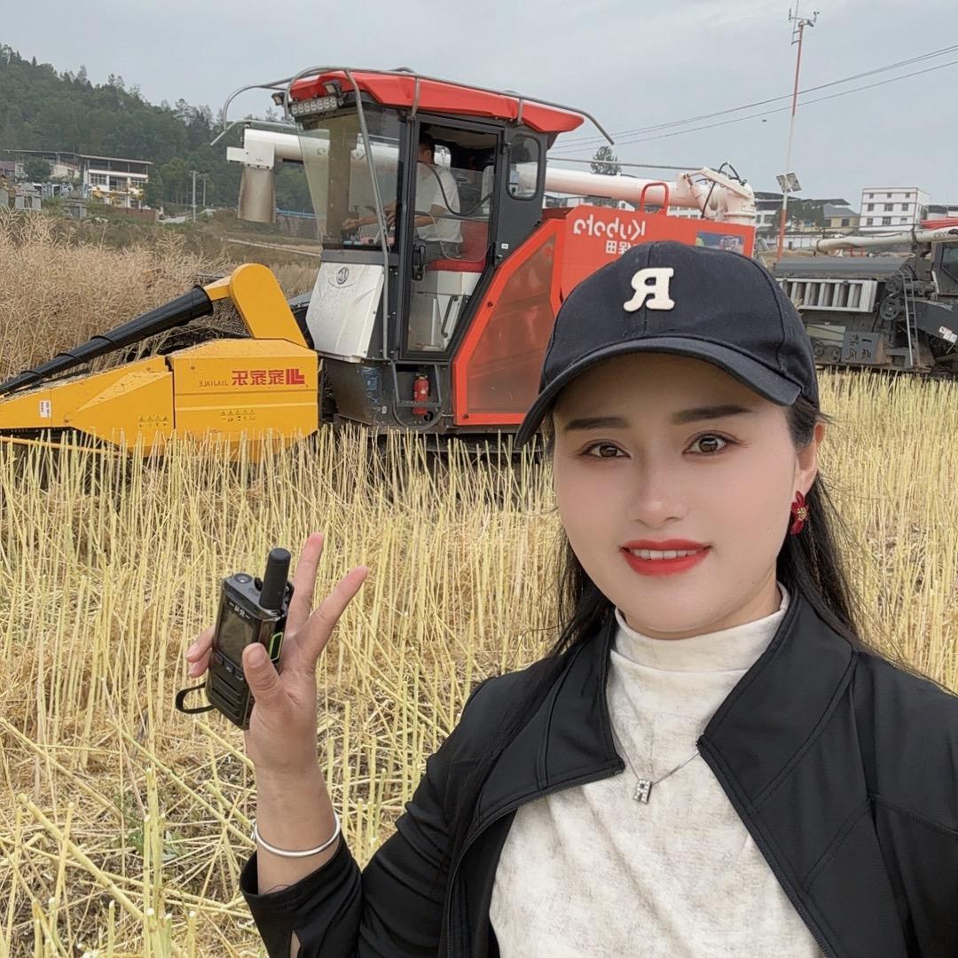 婷婷  收割机团队