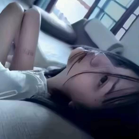 L0iu0