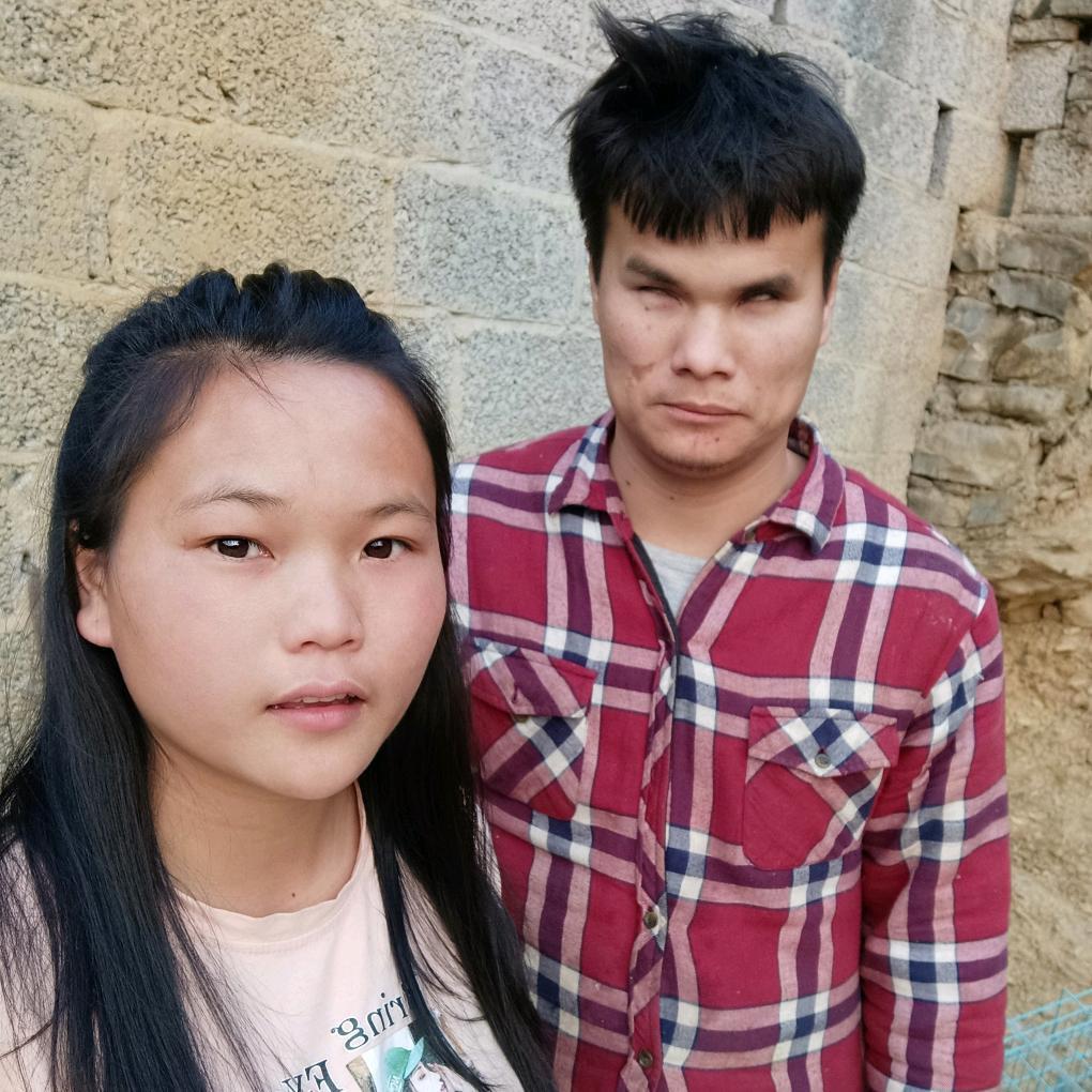 小罗兄妹俩