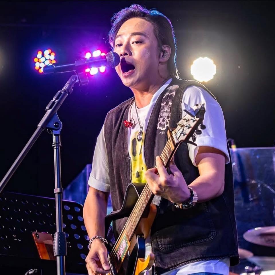 摇滚宫主赖铭伟-神木与瞳男主唱