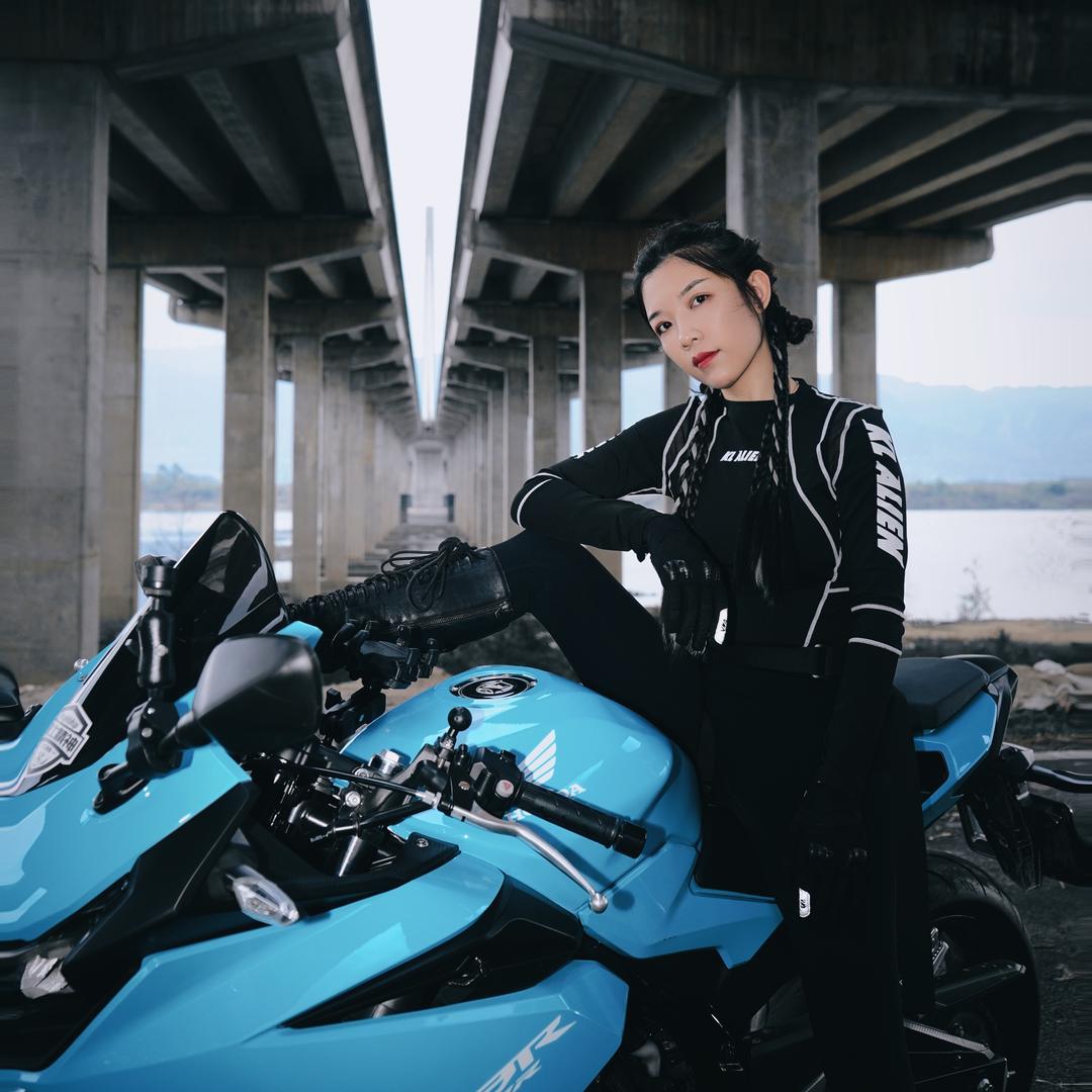 爱机车的瑶妹妹