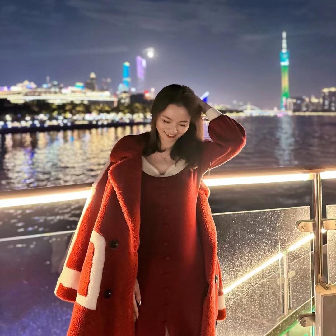 Molly今天穿什么