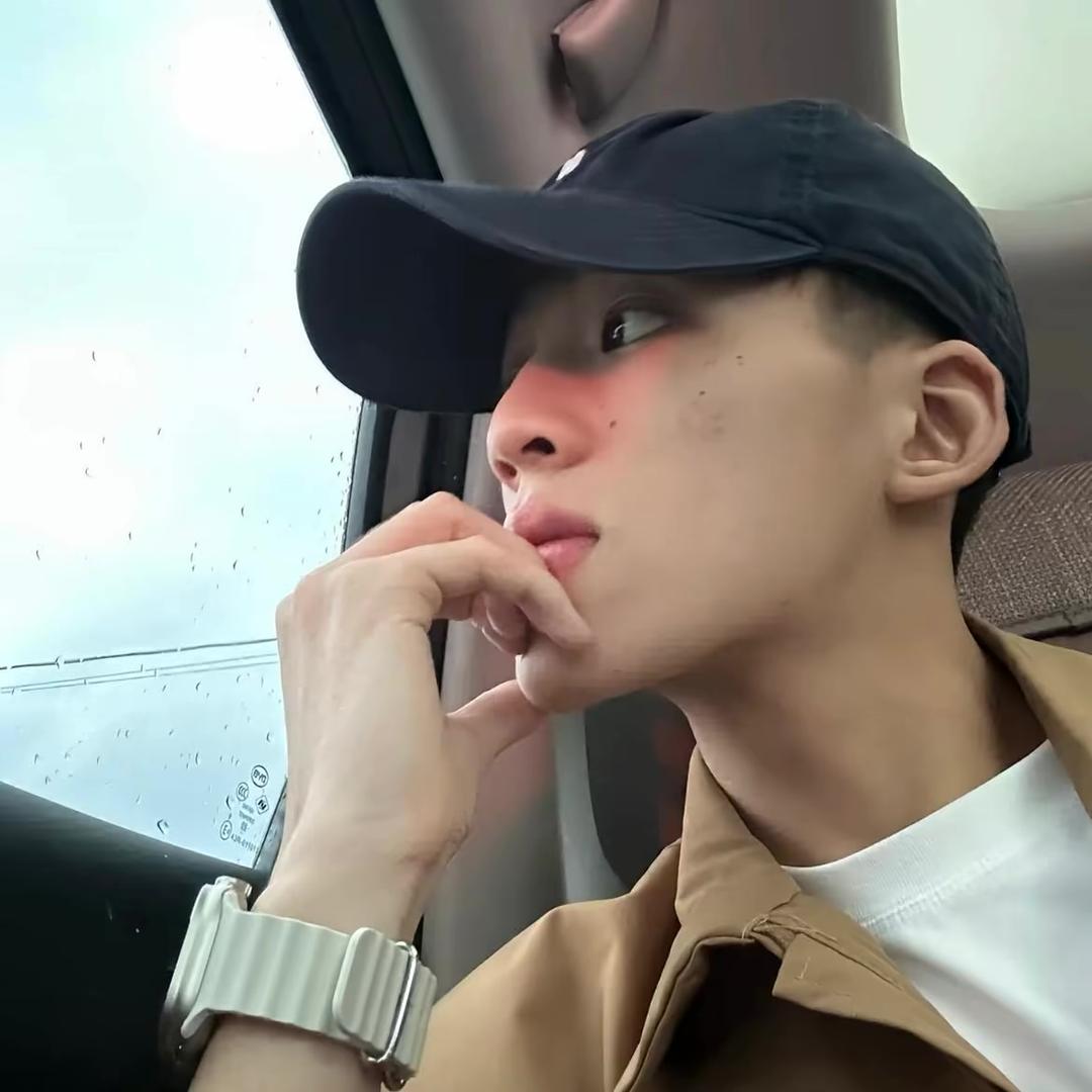 ㅤㅤ︉  ︋︋ ㅤ ︉︍ㅤ我一饿就生气