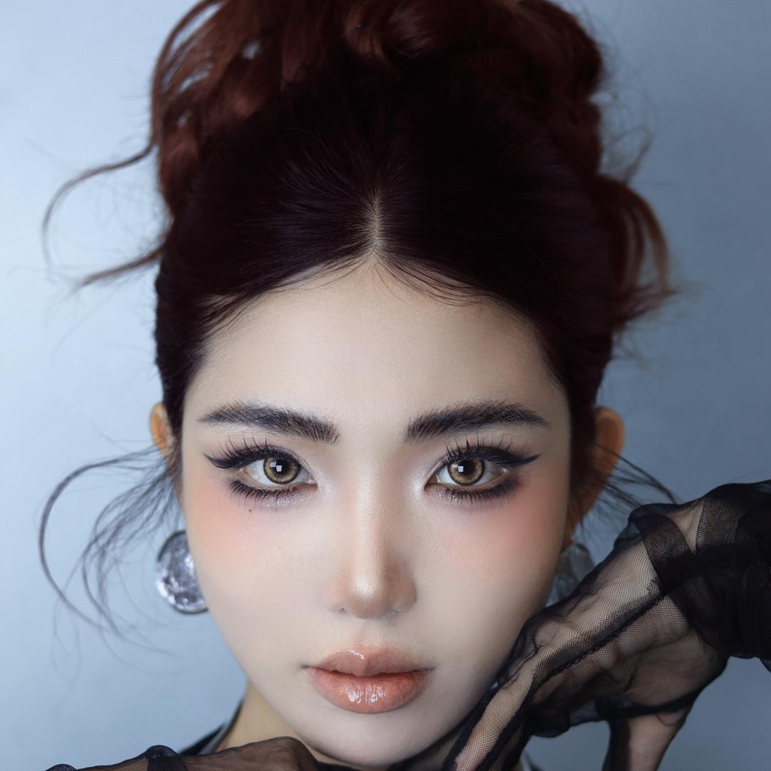 化妆师潼潼