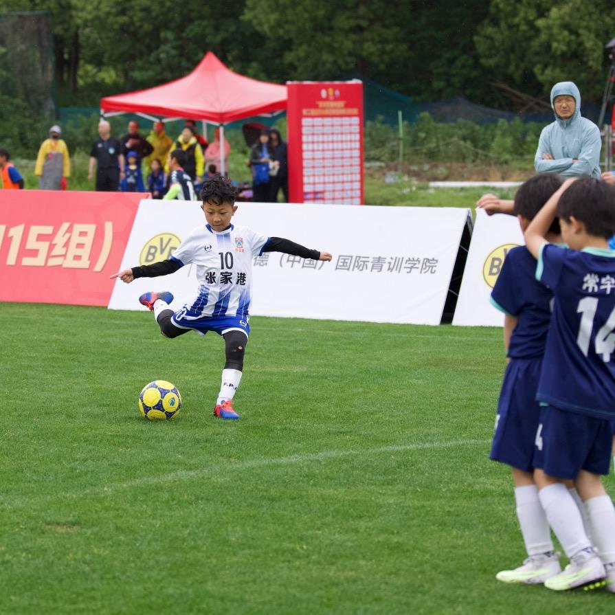 踢⚽️的小钱儿