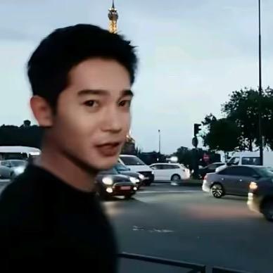 和女生聊天脸会红