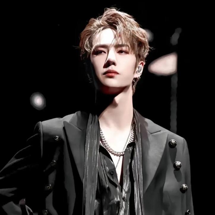 一般我用四倍镜（唯）