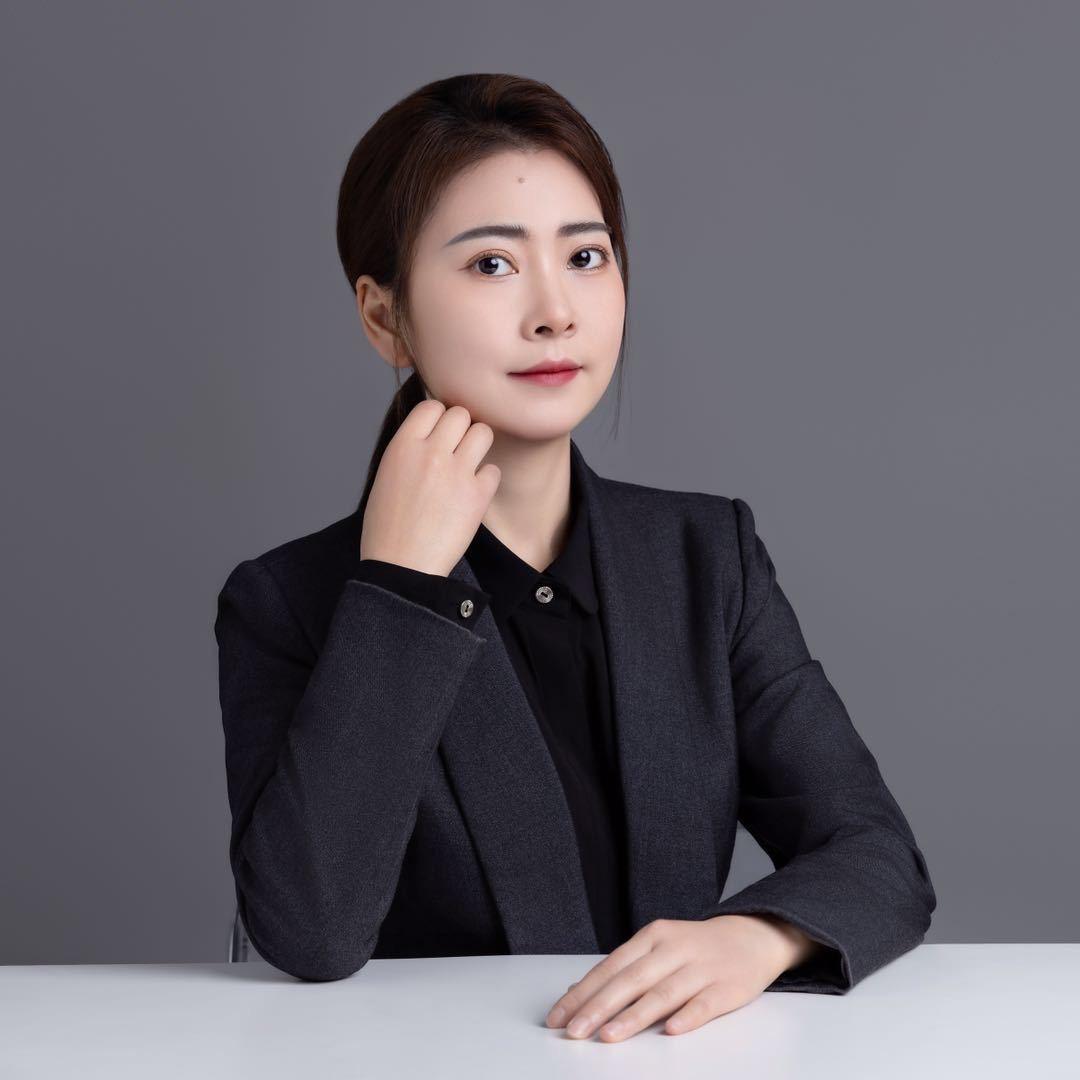巴国新郡何晓丽