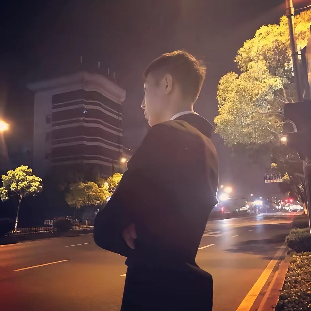 张炅蓝