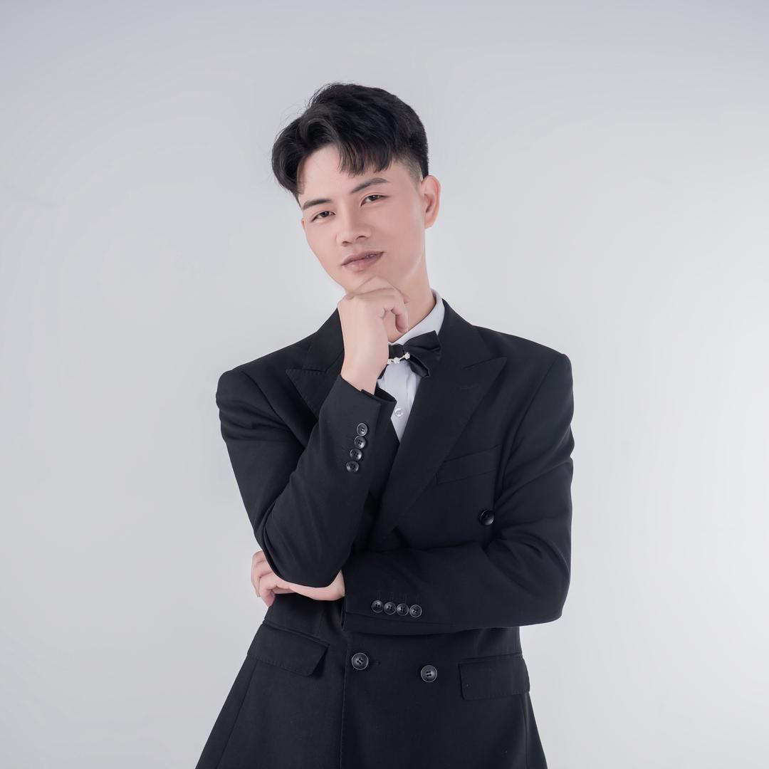 韦小杰