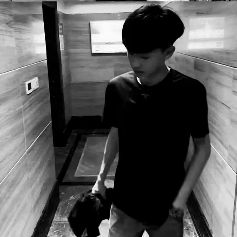 混过社会卖过萌.