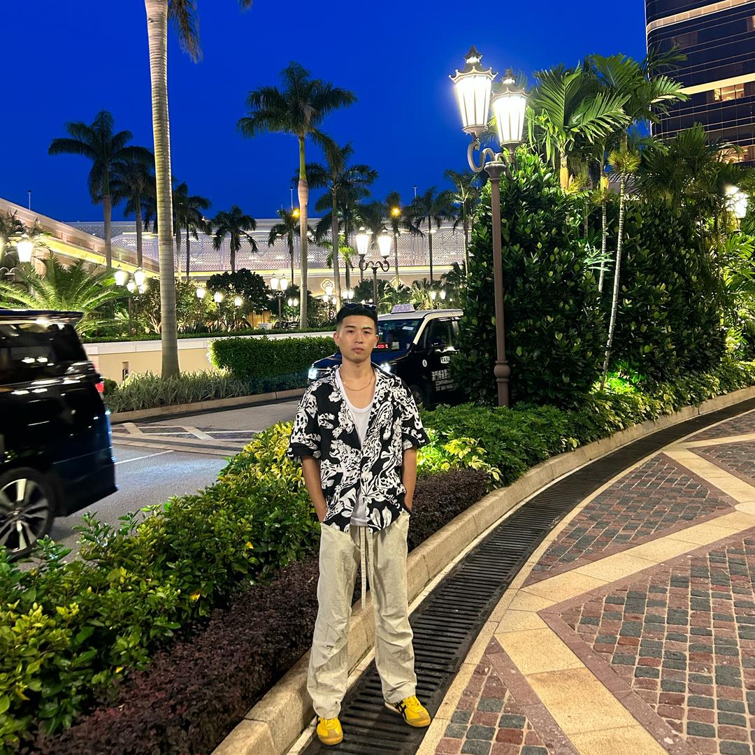 费佳旺.