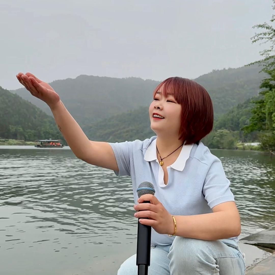 霞妹.