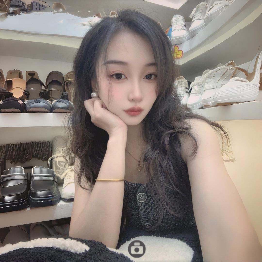 吳小姐~女鞋实体店（友田城二楼）