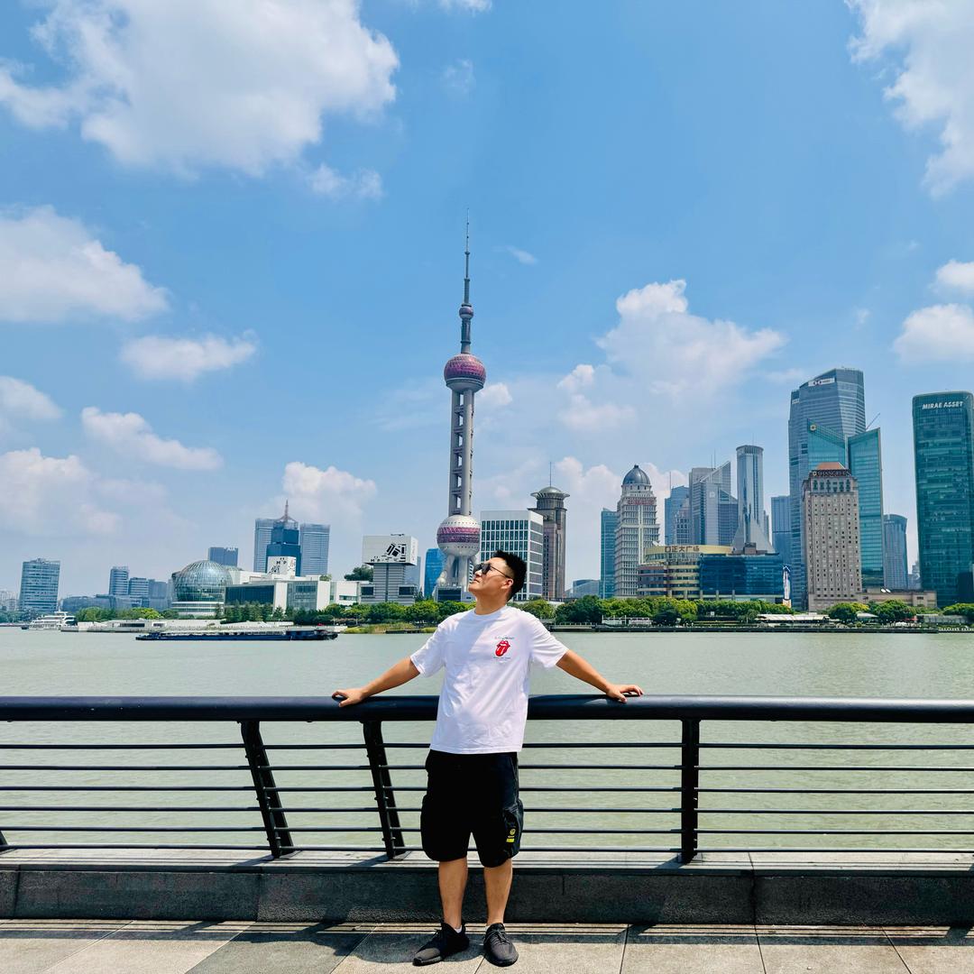 何睿哲
