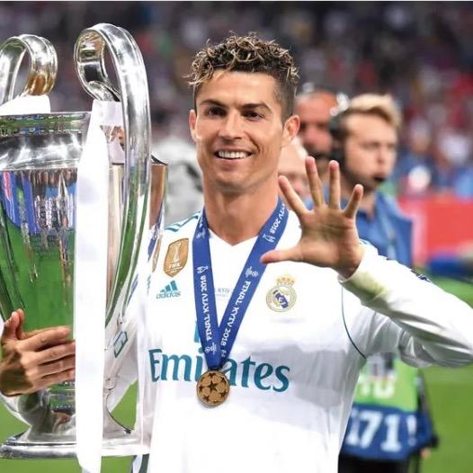 CR7^