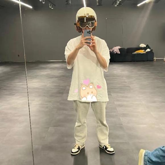 小贤'.ㅅ'