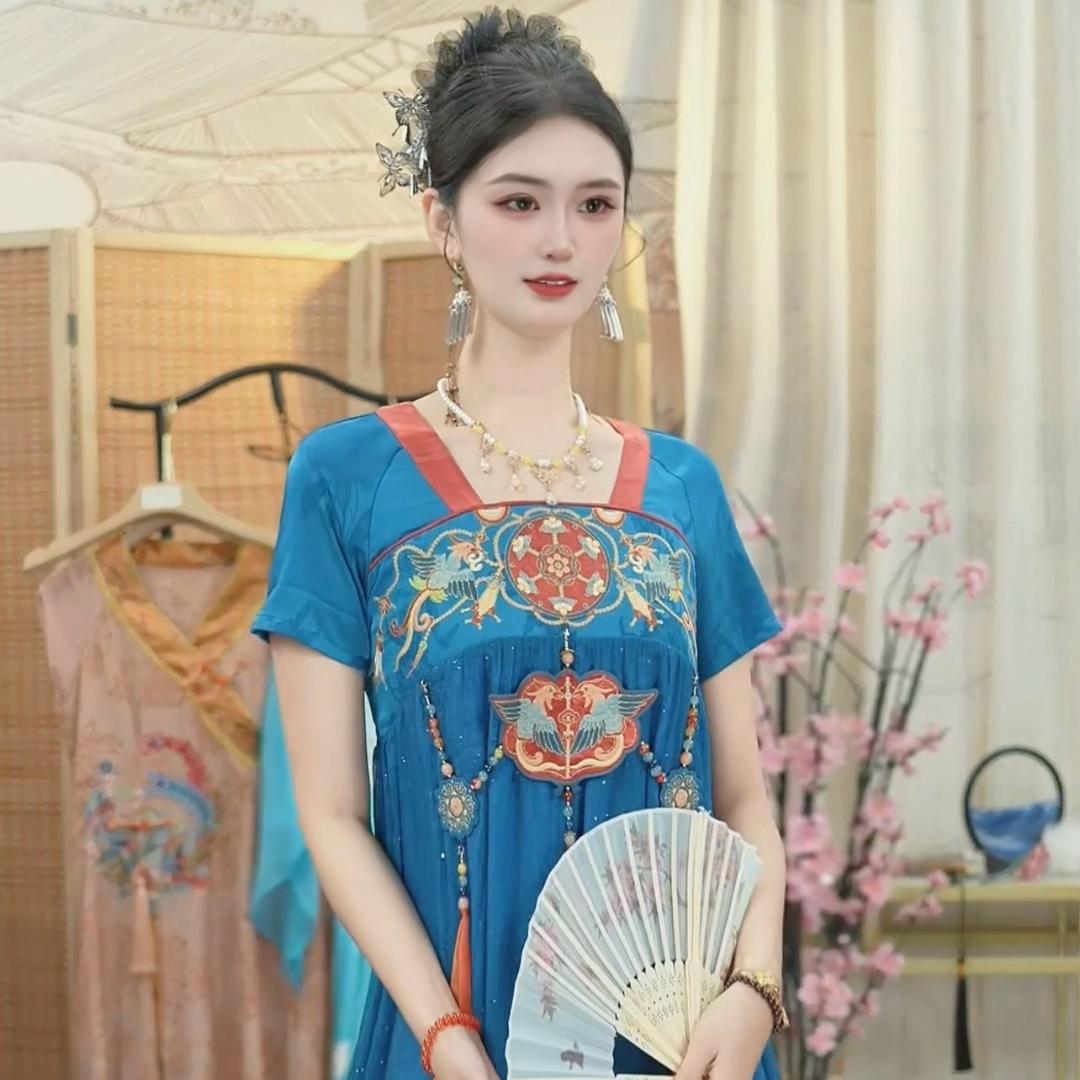 羽唐名原创女装