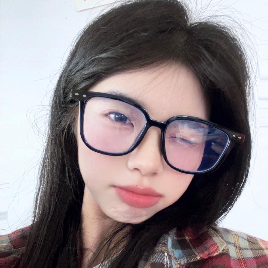 美女也会ᵉᵐᵒ