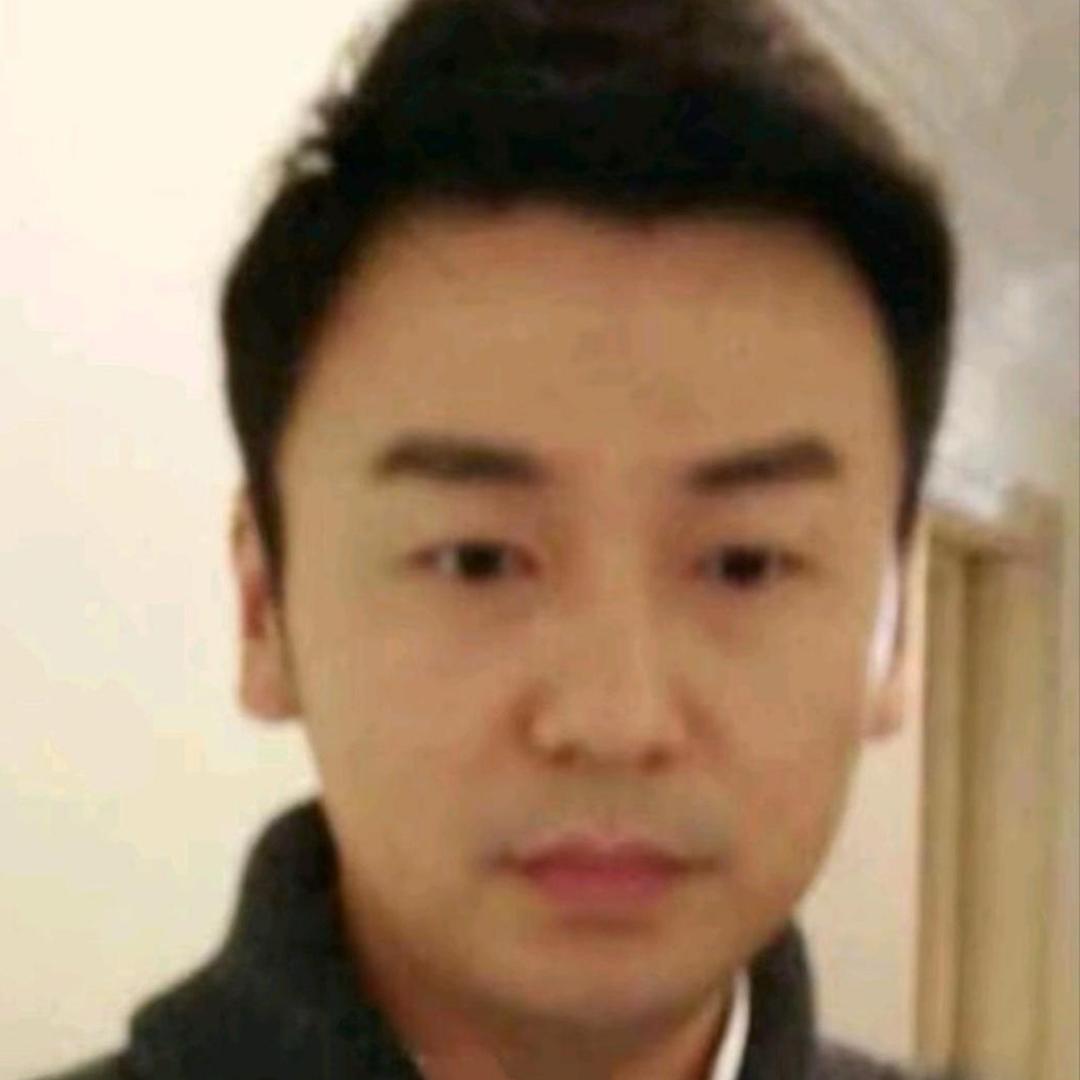 一朵风中摇曳的陈俊生