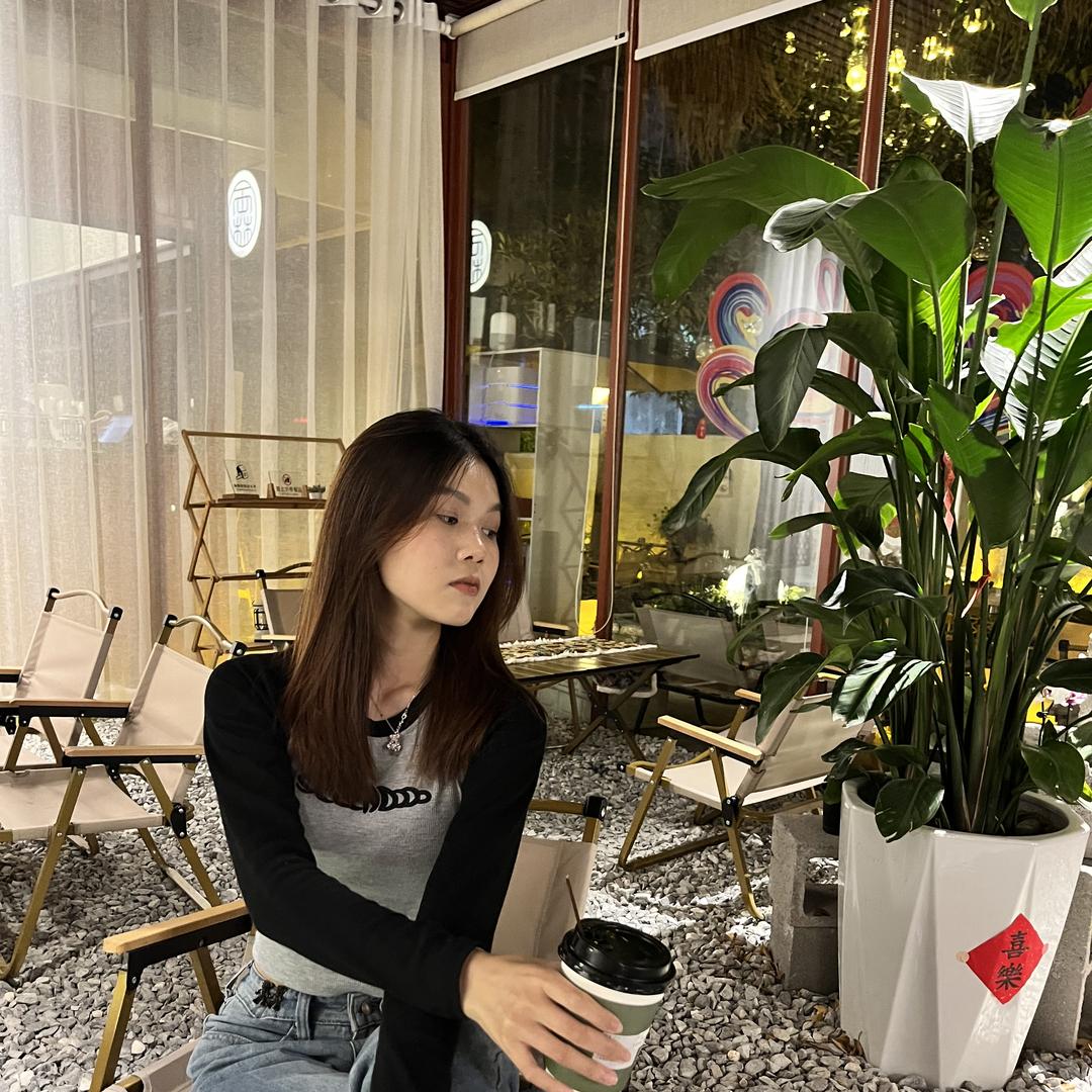 雅蒂安莉女装店