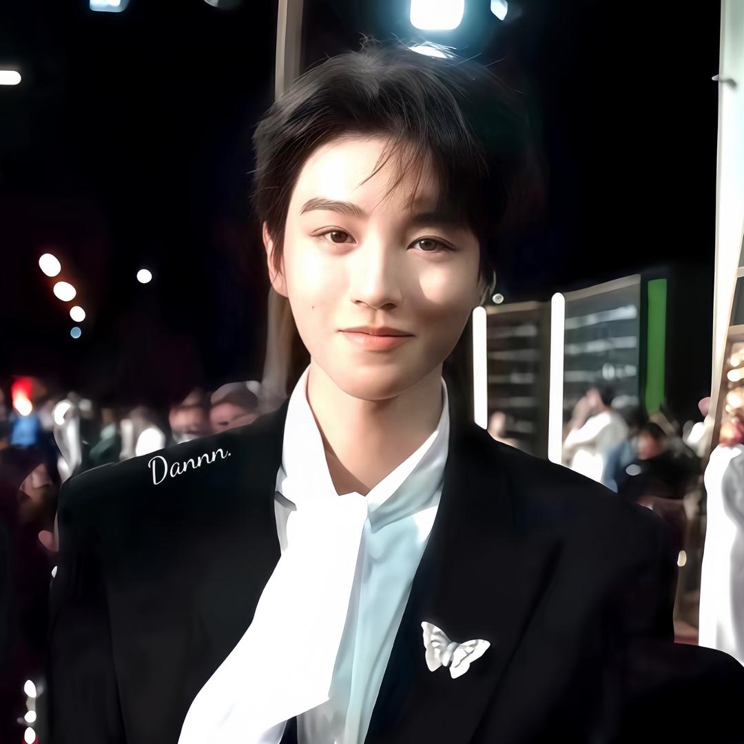 𝙕𝙯𝙯𝙔𝙉 .