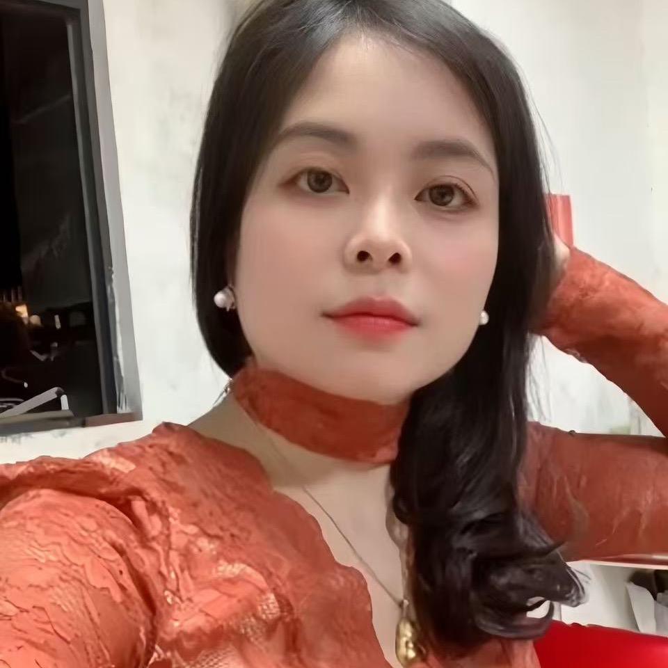 卖门的小姐姐