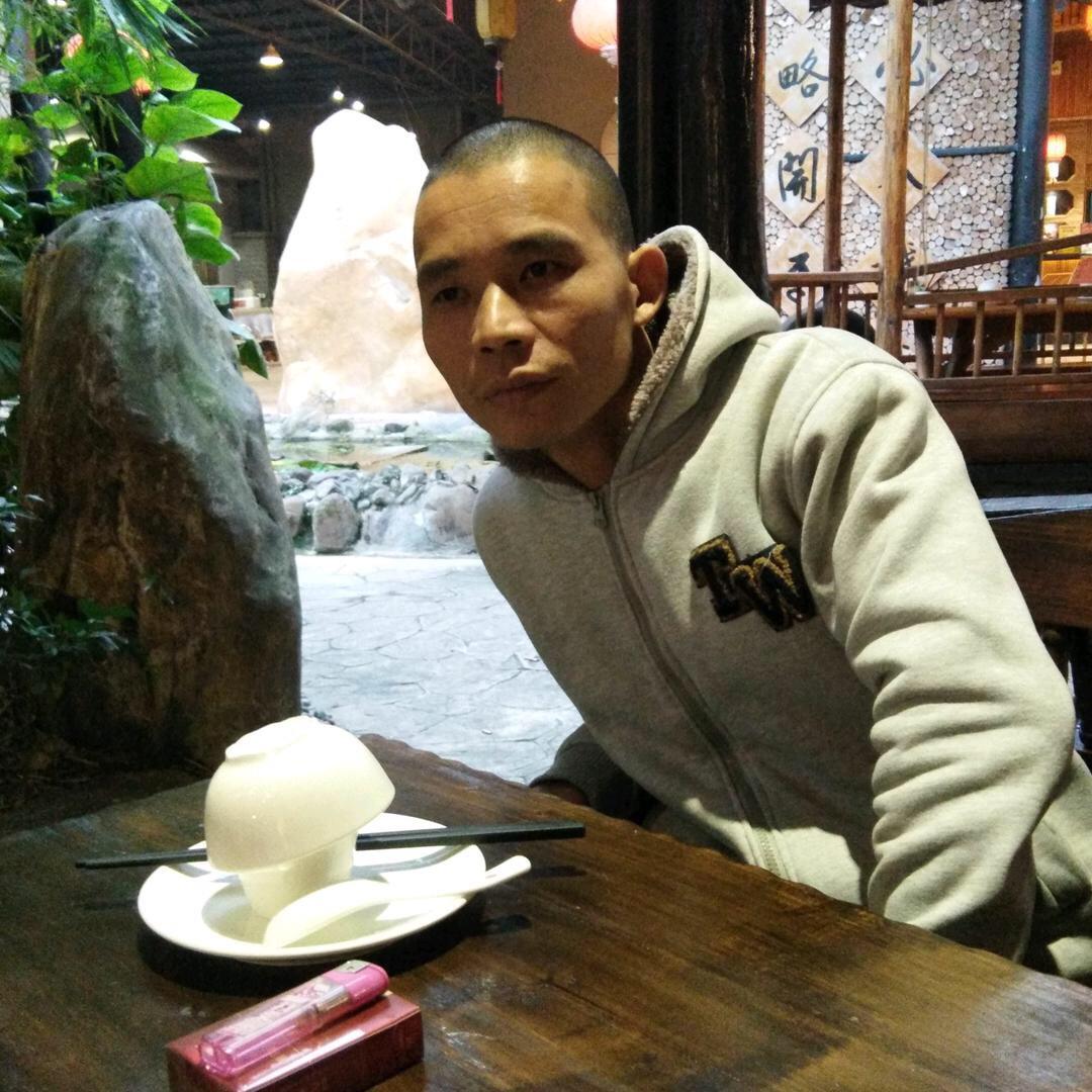 用户8362542756831黑色柳丁