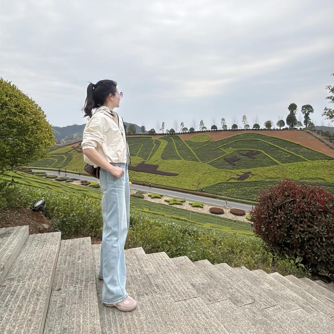 胡燕（依衣布舍女装）