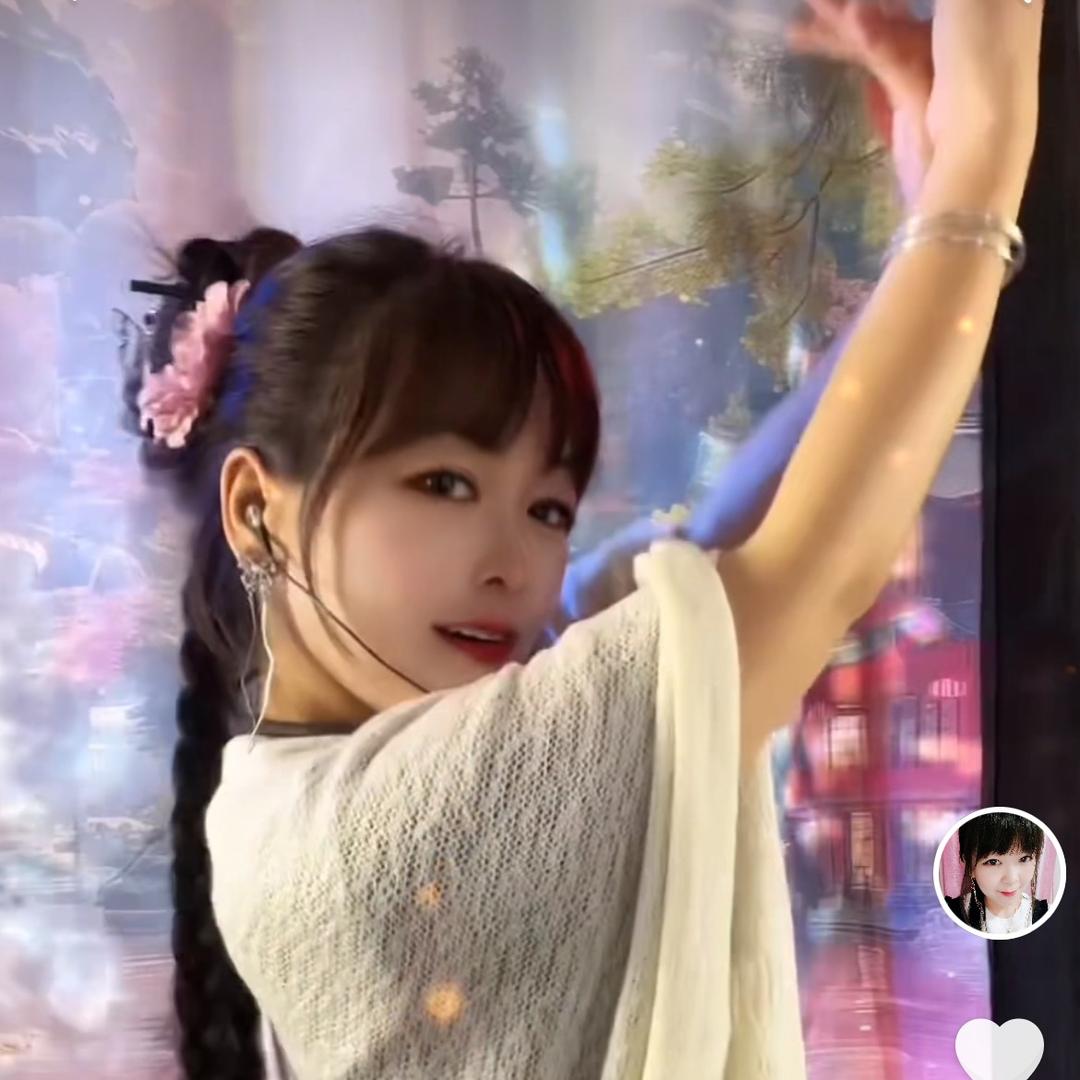 叼馋素兮🦋🦋