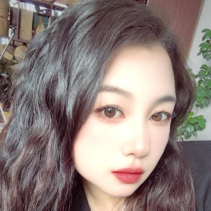 杨小姐.
